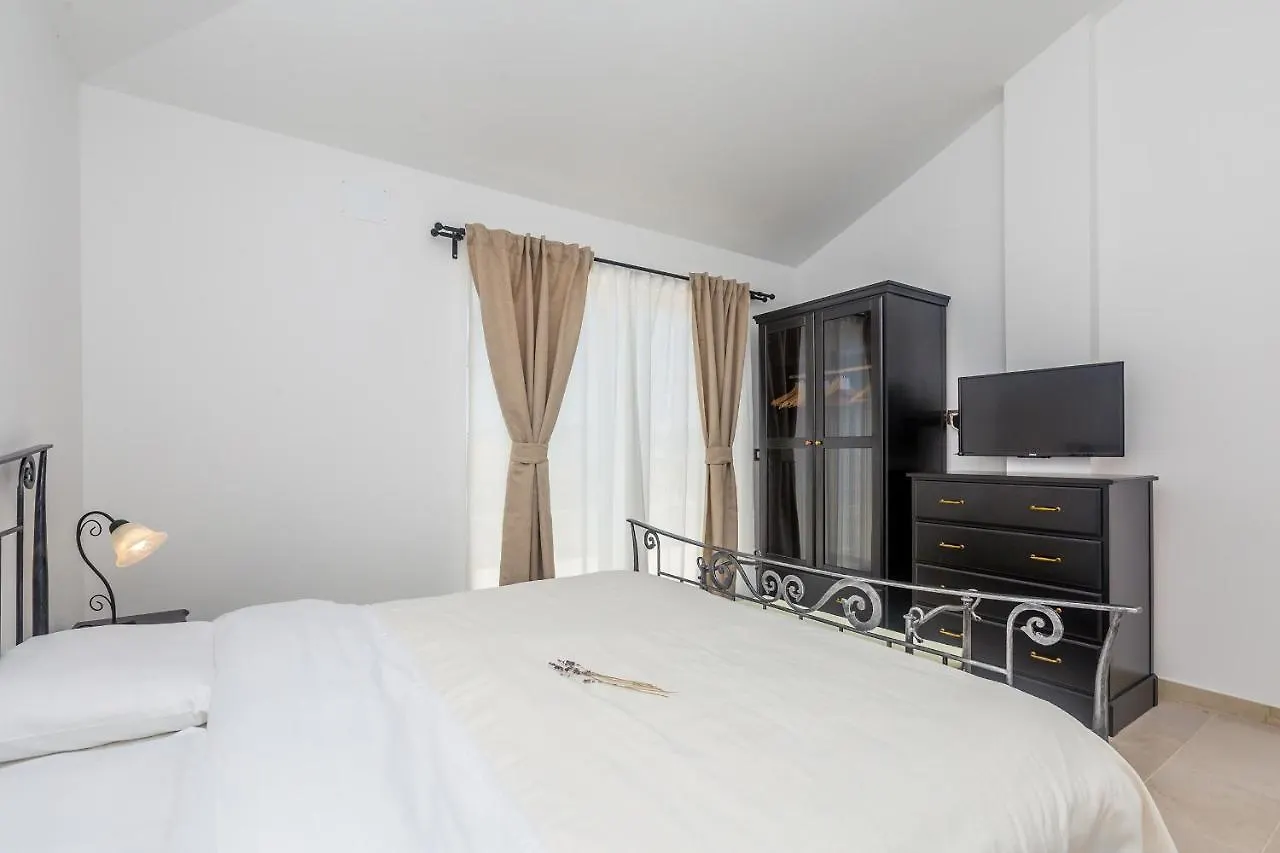Villa Emma - Linardici - Krk 0*,